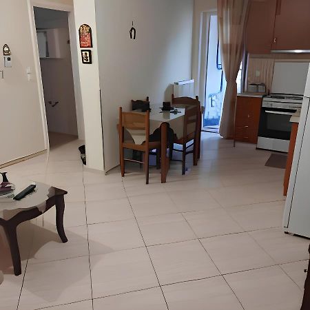特里卡拉Ομορφο Διαμερισμα Στο Κεντρο Της Πολης Με Παρκιν公寓 外观 照片